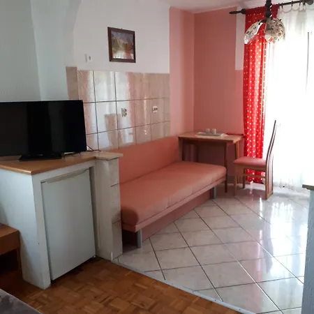 Ida Apartment Vantacici
